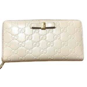 Gucci Guccissima Interlocking Round Zipper Wallet Ribbon, White